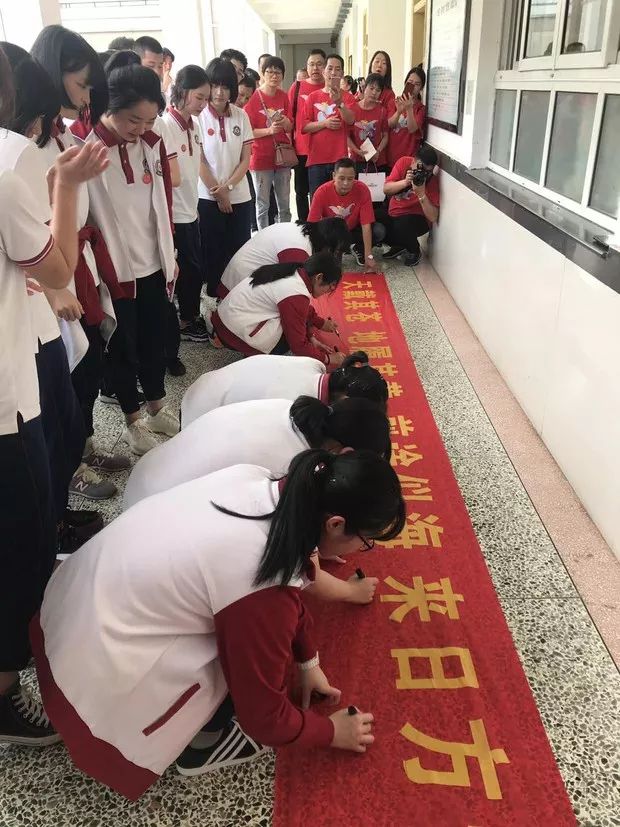 说明: 说明: https://mmbiz.qpic.cn/mmbiz_jpg/OD9wlMYb37cVcGIXSTdCXhxiaQtCZ6OPDVaeYZd6bsWnj5c6tvadnNTKt3EUiauQGEWe7LAdIIcibqhrraDtDjmcA/640?wx_fmt=jpeg